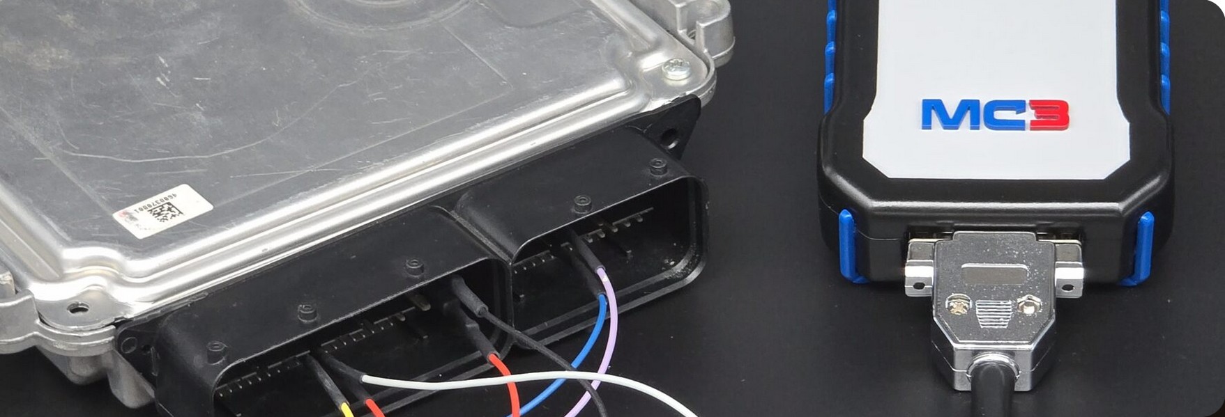 - MC3 – Programmatore per applicazioni Automotive con Lettura/Scrittura via OBD, Bench e Boot (Solo Hardware) + CHIAVETTA dongle Hw di sicurezza